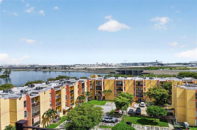 4801 NW 7th Street 810, Miami, FL 33126
