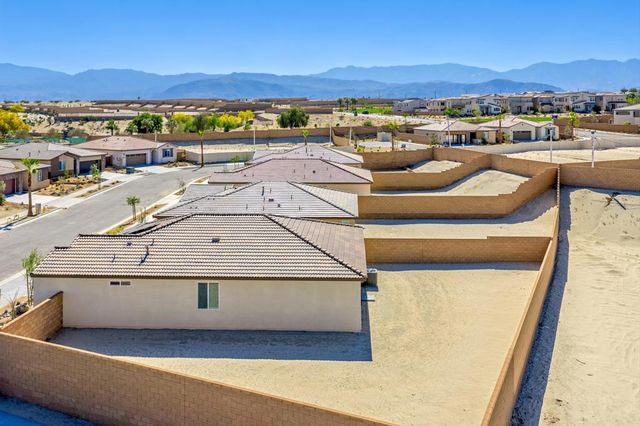 74825 Trousdale Drive, Palm Desert, CA 92211