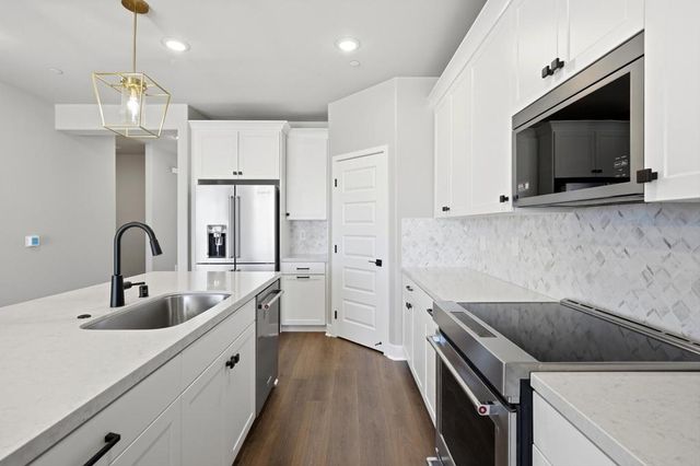 74825 Trousdale Drive, Palm Desert, CA 92211