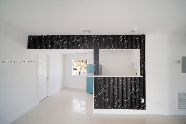 2388-2390 NE 173rd Street, North Miami Beach, FL 33160