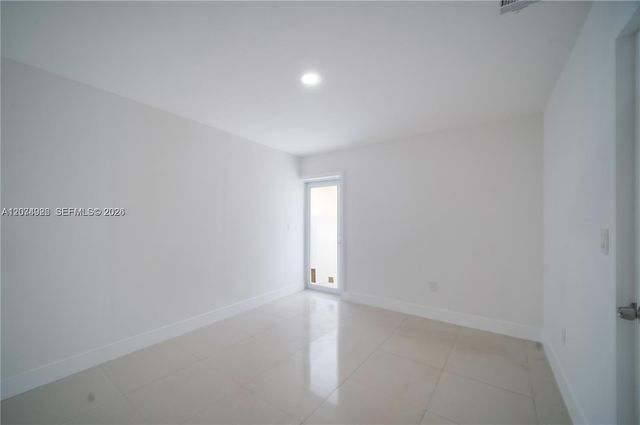 2388-2390 NE 173rd Street, North Miami Beach, FL 33160