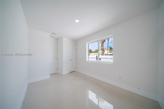 2388-2390 NE 173rd Street, North Miami Beach, FL 33160