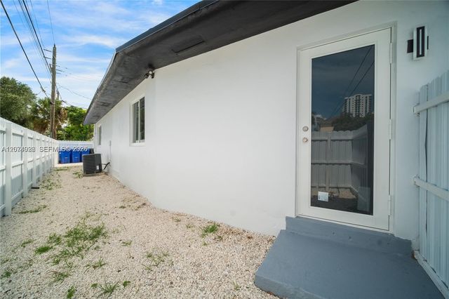 2388-2390 NE 173rd Street, North Miami Beach, FL 33160