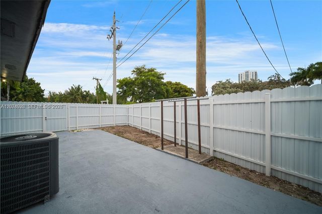 2388-2390 NE 173rd Street, North Miami Beach, FL 33160