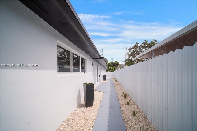 2388-2390 NE 173rd Street, North Miami Beach, FL 33160