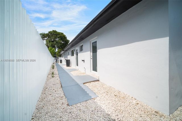 2388-2390 NE 173rd Street, North Miami Beach, FL 33160