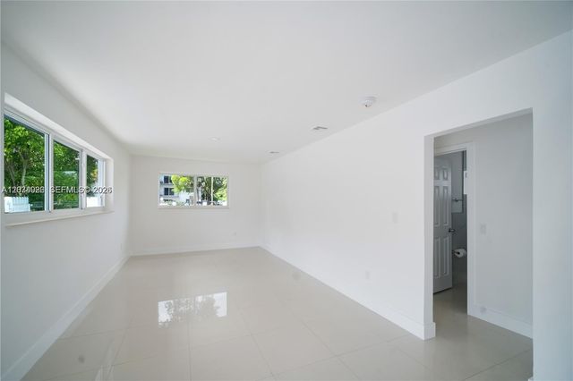 2388-2390 NE 173rd Street, North Miami Beach, FL 33160