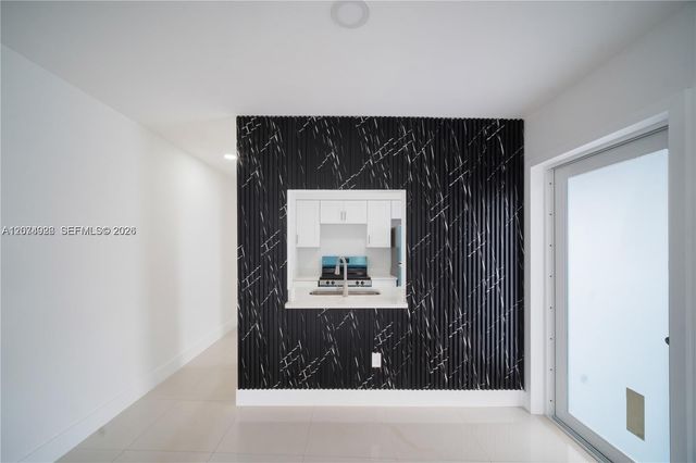 2388-2390 NE 173rd Street, North Miami Beach, FL 33160