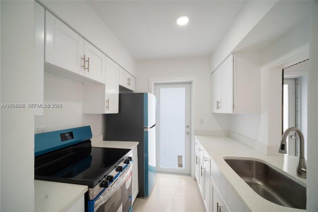 2388-2390 NE 173rd Street, North Miami Beach, FL 33160