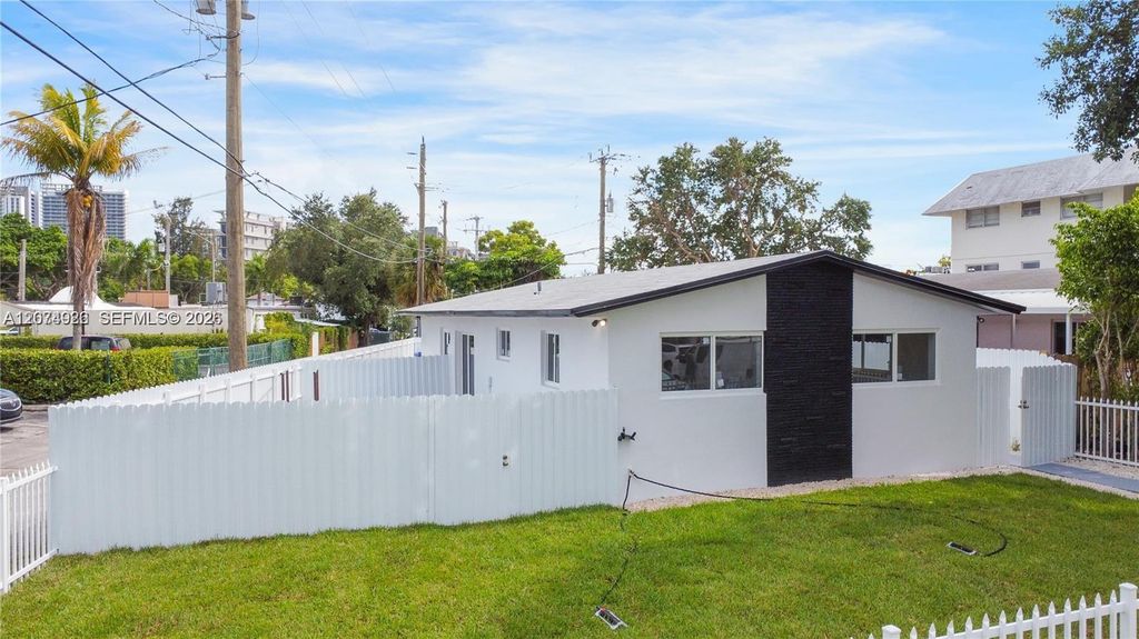 2388-2390 NE 173rd Street, North Miami Beach, FL 33160