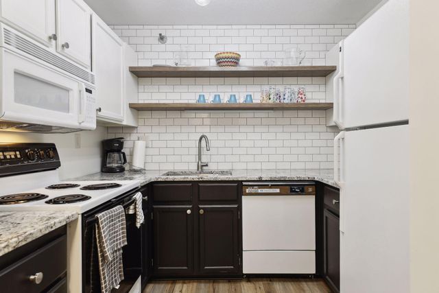 66 9th Street E 2115, Saint Paul, MN 55101