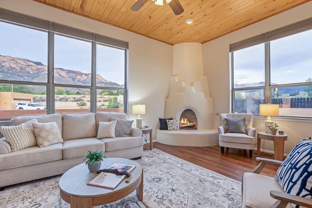 12601 Carmel Court NE, Albuquerque, NM 87122