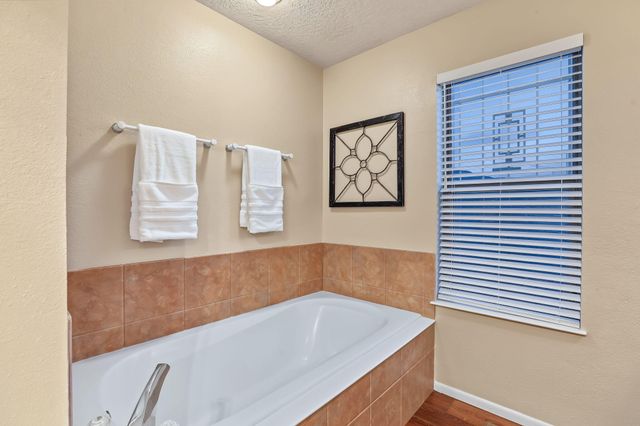12601 Carmel Court NE, Albuquerque, NM 87122