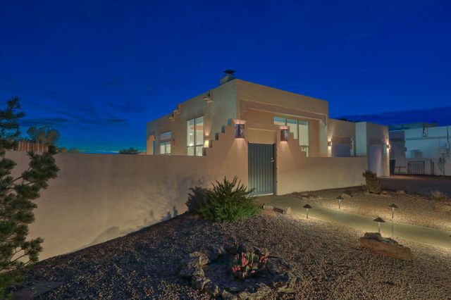 12601 Carmel Court NE, Albuquerque, NM 87122