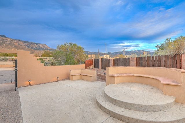 12601 Carmel Court NE, Albuquerque, NM 87122