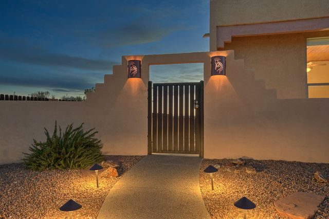 12601 Carmel Court NE, Albuquerque, NM 87122