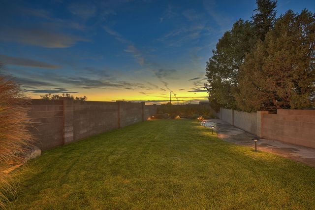 12601 Carmel Court NE, Albuquerque, NM 87122