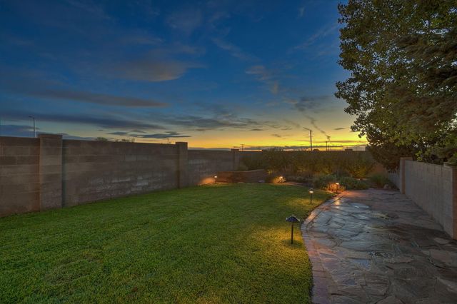 12601 Carmel Court NE, Albuquerque, NM 87122