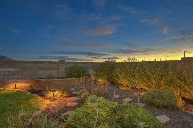 12601 Carmel Court NE, Albuquerque, NM 87122