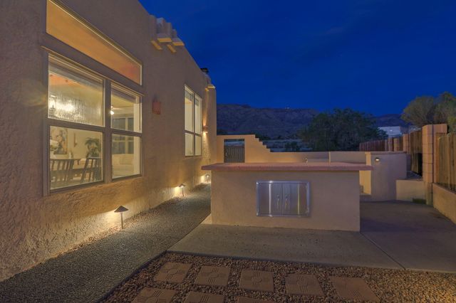 12601 Carmel Court NE, Albuquerque, NM 87122