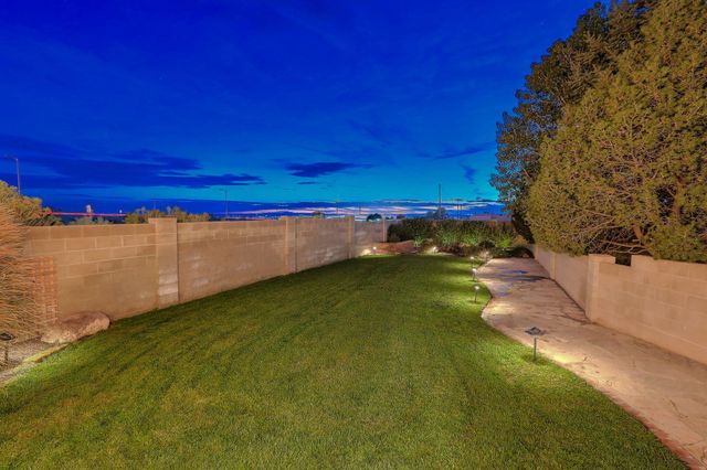 12601 Carmel Court NE, Albuquerque, NM 87122