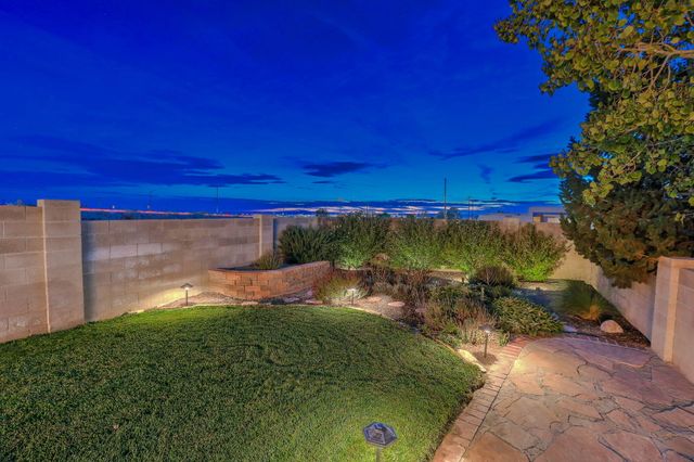 12601 Carmel Court NE, Albuquerque, NM 87122