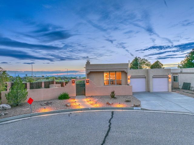 12601 Carmel Court NE, Albuquerque, NM 87122