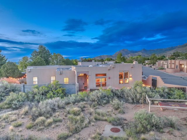 12601 Carmel Court NE, Albuquerque, NM 87122