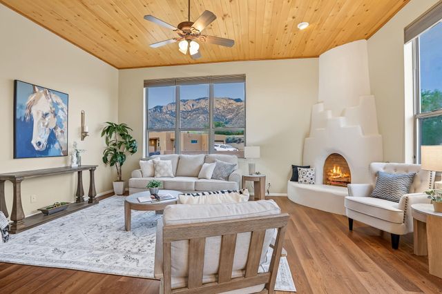 12601 Carmel Court NE, Albuquerque, NM 87122