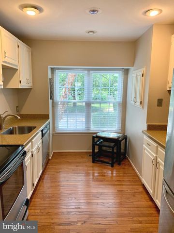 2438 RIDGEHAMPTON CT, Reston, VA 20191