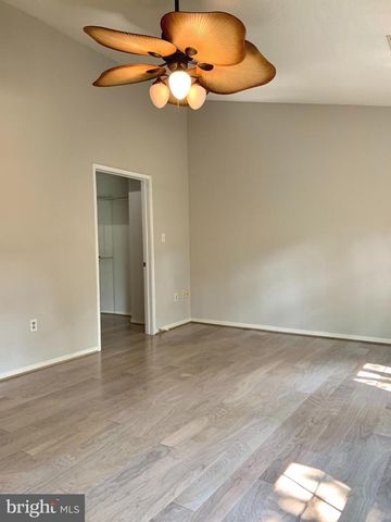 2438 RIDGEHAMPTON CT, Reston, VA 20191