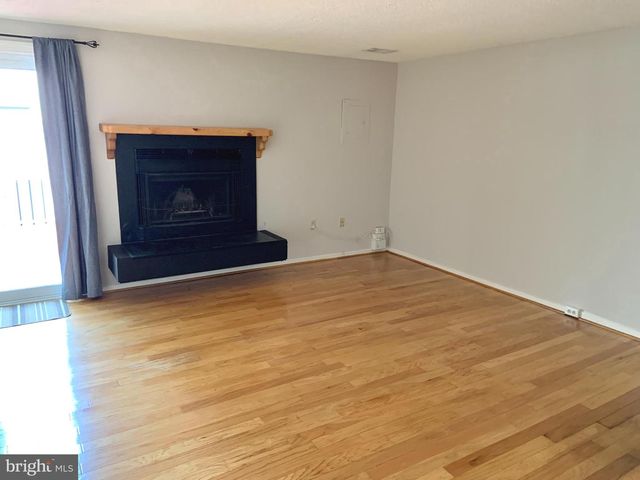 2438 RIDGEHAMPTON CT, Reston, VA 20191