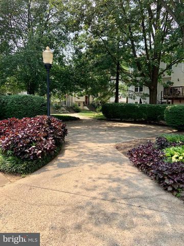 2438 RIDGEHAMPTON CT, Reston, VA 20191
