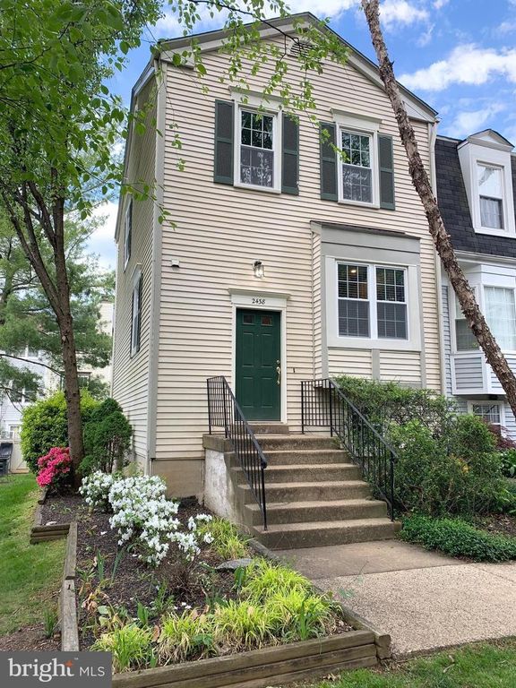 2438 RIDGEHAMPTON CT, Reston, VA 20191
