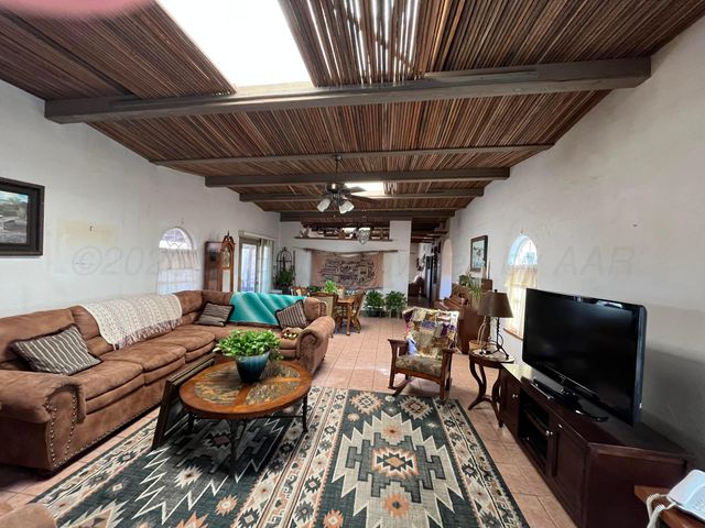 911 S Main Street, Childress, TX 79201