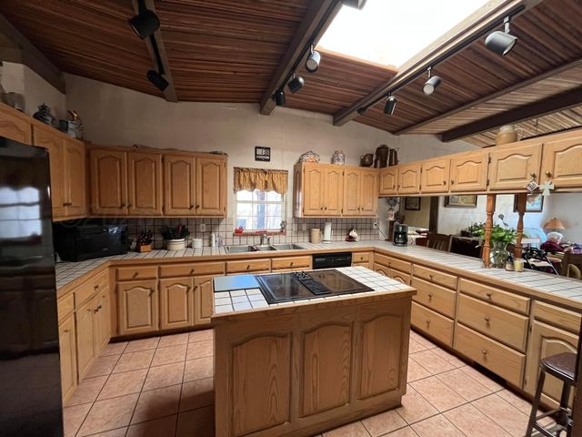 911 S Main Street, Childress, TX 79201