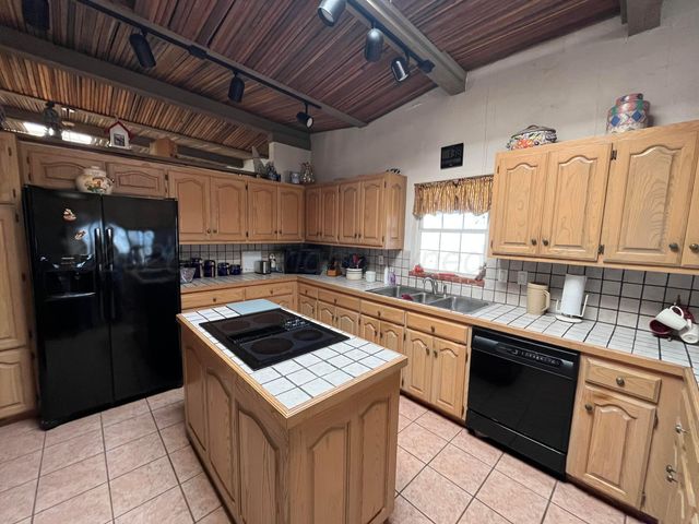 911 S Main Street, Childress, TX 79201