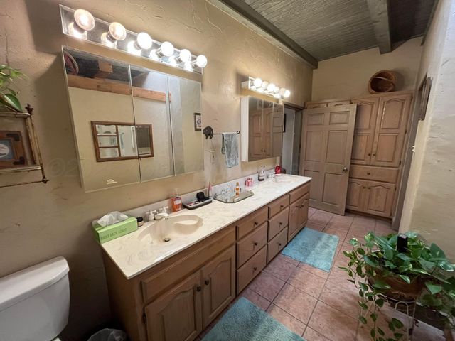 911 S Main Street, Childress, TX 79201