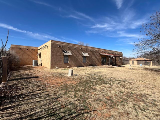 911 S Main Street, Childress, TX 79201