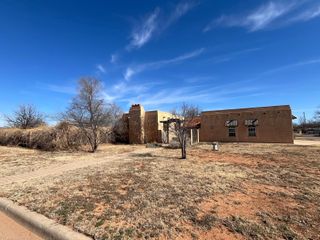 911 S Main Street, Childress, TX 79201