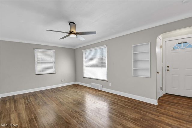 6214 Snow Road, Parma, OH 44129