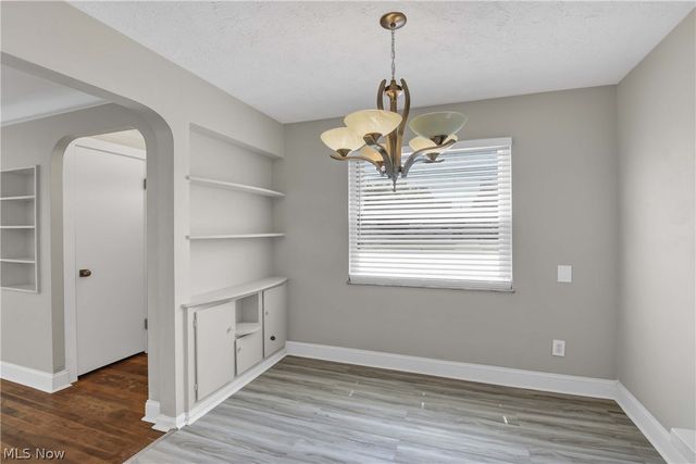 6214 Snow Road, Parma, OH 44129
