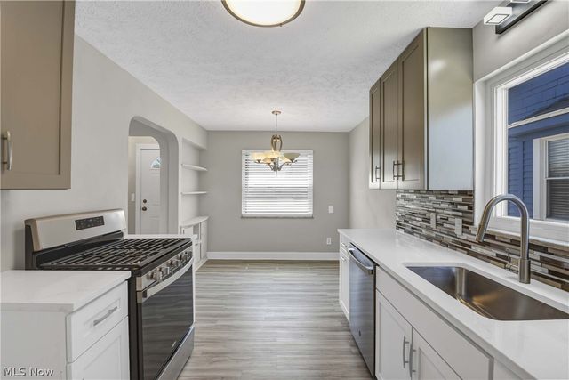 6214 Snow Road, Parma, OH 44129
