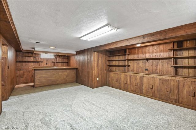 6214 Snow Road, Parma, OH 44129