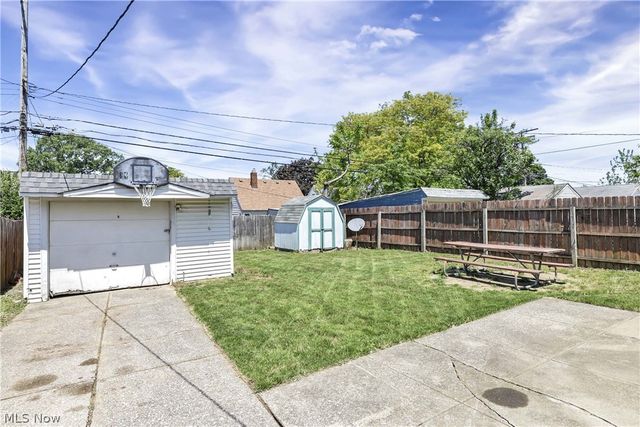 6214 Snow Road, Parma, OH 44129