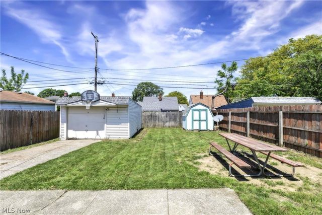 6214 Snow Road, Parma, OH 44129