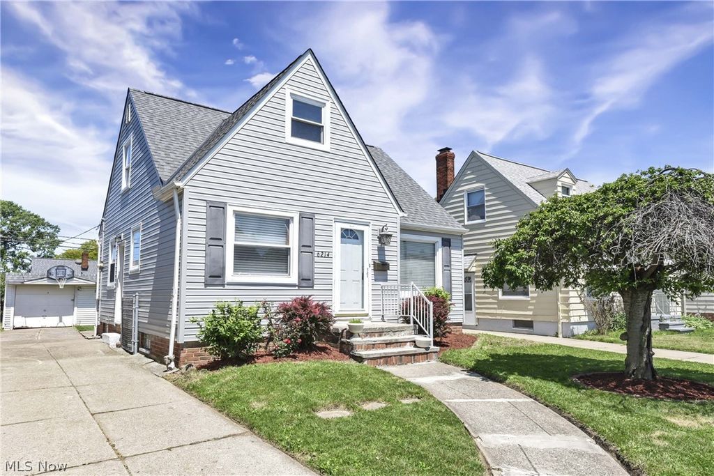 6214 Snow Road, Parma, OH 44129