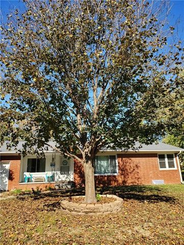 607 Christopher Street, Warrensburg, MO 64093