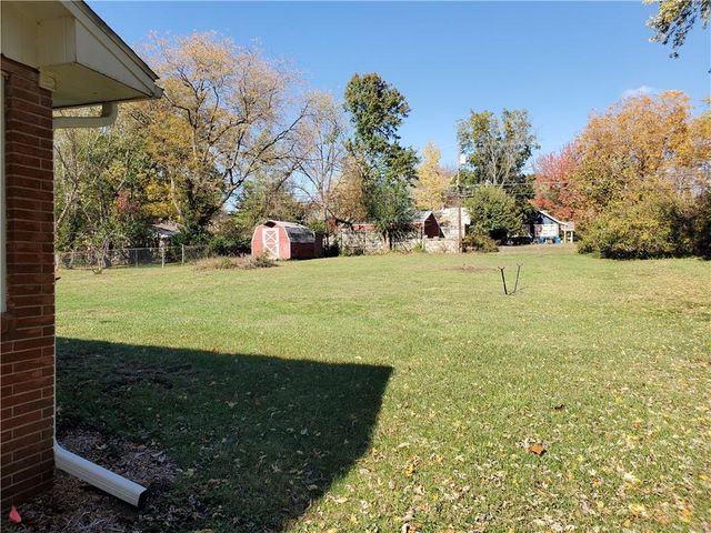 607 Christopher Street, Warrensburg, MO 64093