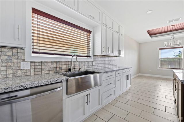 1715 N Chapel Hill, Edinburg, TX 78541